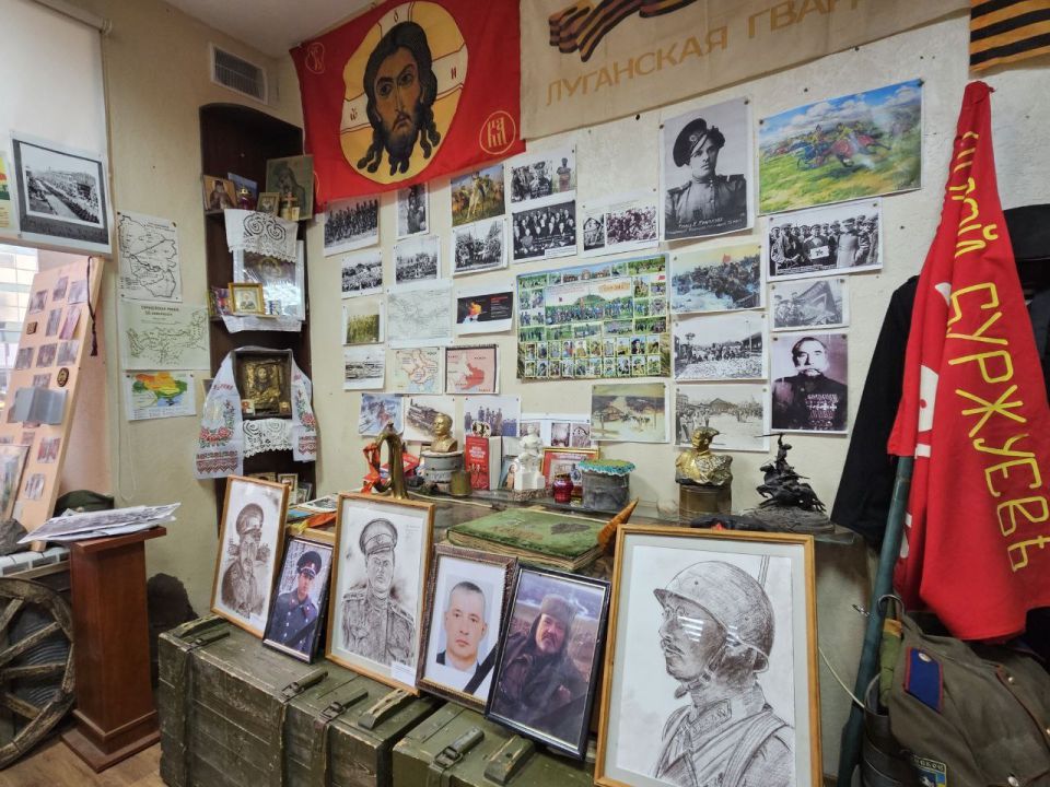 Молодежный совет Управления Росреестра по ЛНР посетил выставку «Луганская фуга»