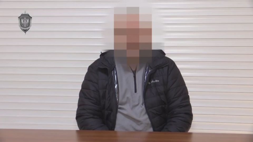 Сотрудник скорой помощи из Кременной приговорён к 14 годам лишения свободы за шпионаж Суд признал сотрудника скорой помощи из города Кременная виновным в передаче данных о расположении подразделений Вооружённых сил...