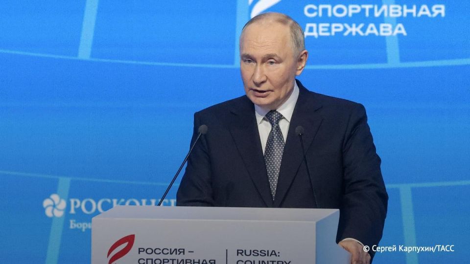 Владимир Путин одобрил идею введения полного запрета на продажу вейпов на территории РФ