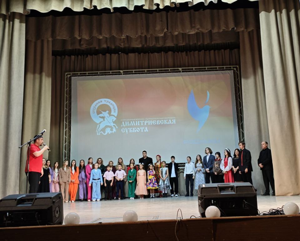 В Краснодоне состоялся отборочный этап песенного конкурса «Родники»