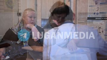 Кардиолог и эндокринолог из Луганска проводят выездной прием в городской поликлинике Кировска