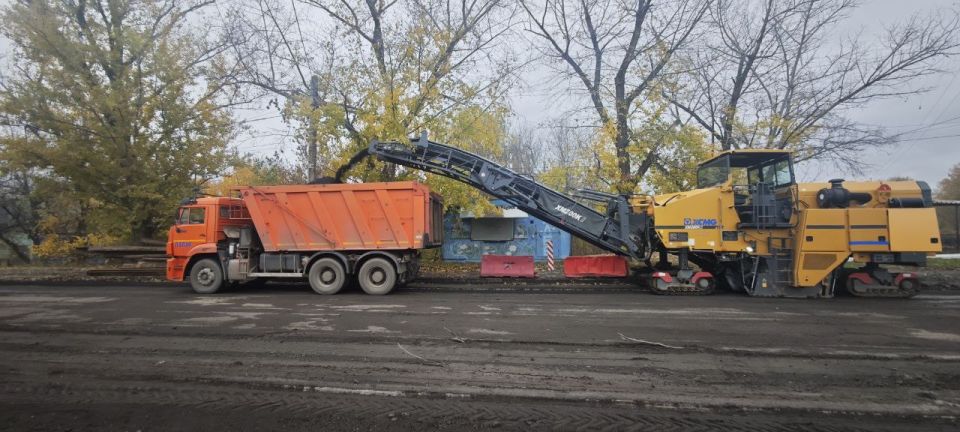 За неделю Луганские дорожники отремонтировали почти 3000 квадратных метров дорог