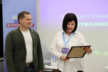 Стюардесса из Луганска мечтает, чтобы первый рейс в аэропорту был в Сочи