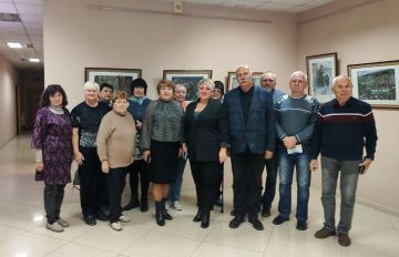 В Антрацитовском историческом музее прошло мероприятие «Вспомним былое», приуроченное ко Дню рассматривания старых фотографий