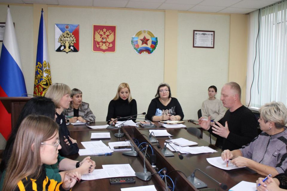 6 ноября 2025 года комиссия по делам несовершеннолетних и защите их прав провела важный семинар для сотрудников органов и учреждений системы профилактики, в том числе членов городской комиссии, на тему "Изучение и применение...