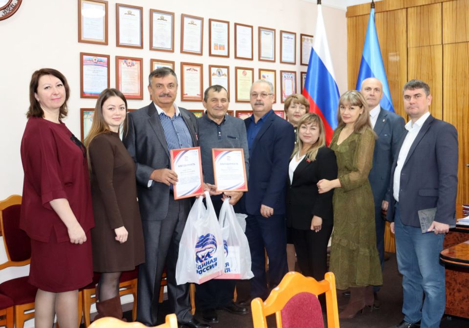 Сергей Саенко: Сегодня с коллегами-однопартийцами поздравил ветеранов органов внутренних дел