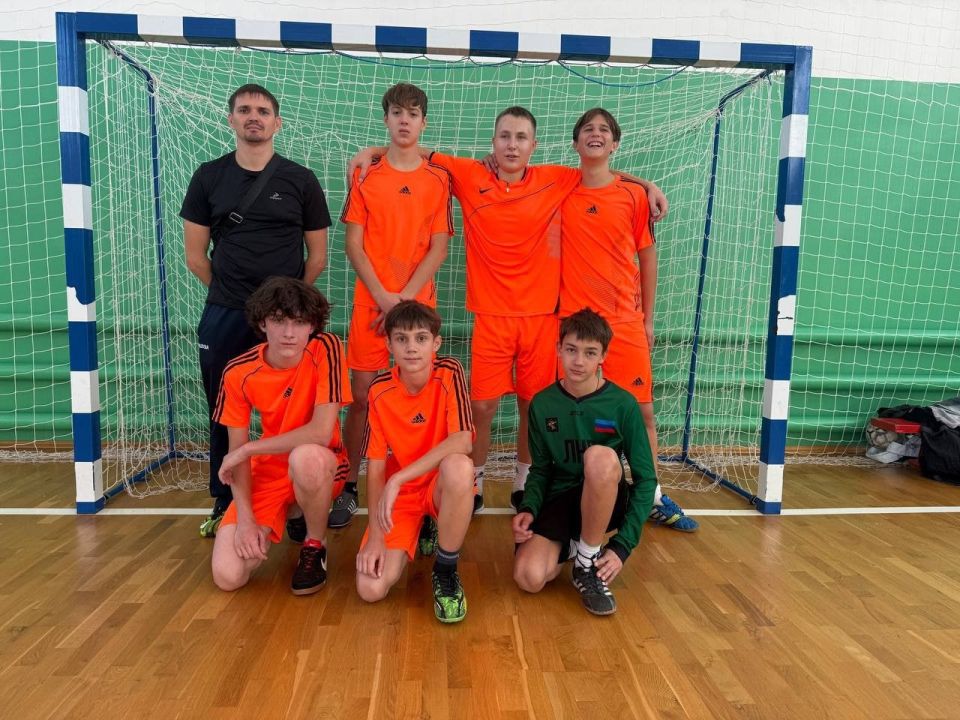 Лутугинская футбольная команда приняла участие в «Кубке Главы ЛНР»