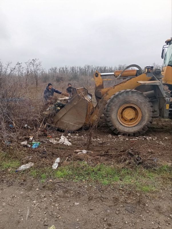 МУП "СКАТ" и сотрудники ООЖ Благовка продолжают работу по наведению порядка на территориях кладбищ городского округа