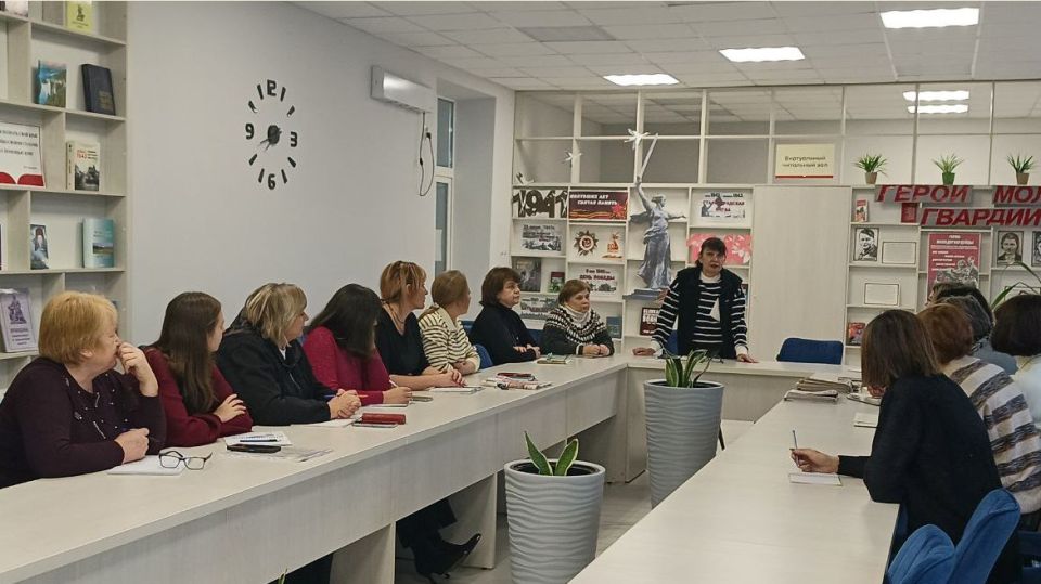 В центральной библиотеке им. Г.Сковороды прошел семинар, собравший вместе библиотекарей и специалистов городских поселковых и сельских библиотек