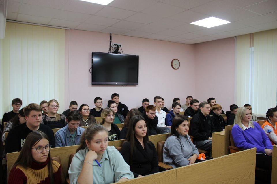 Диалог поколений: молодежь Ровеньков и Глава городского округа город Ровеньки о будущем города