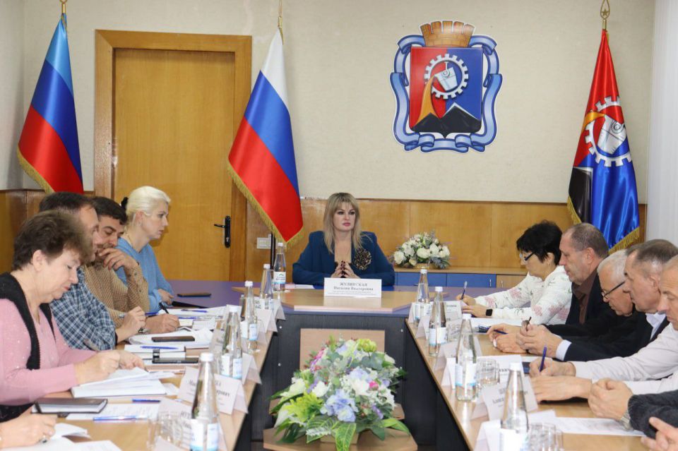 Наталия Жулинская: Сегодня провела аппаратное совещание с руководителями всех ключевых служб жизнеобеспечения города