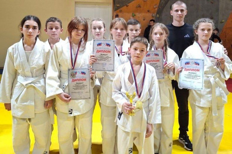 Спортсмены из Свердловска стали победителями и призёрами Кубка «Федерации рукопашного боя Луганской Народной Республики»