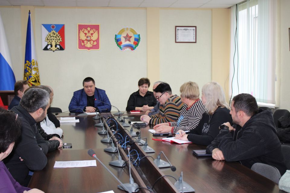 В Администрации городского округа город Ровеньки прошла встреча с предпринимателями города, которую провел Глава городского округа город Ровеньки Андрей Рубанцов