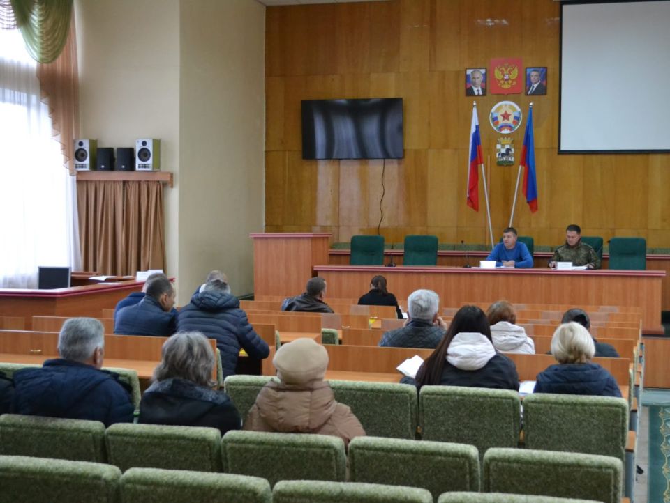 По инициативе Главы Старобельского муниципального округа Владимира Чернева состоялось совещание с руководителями аграрных предприятий