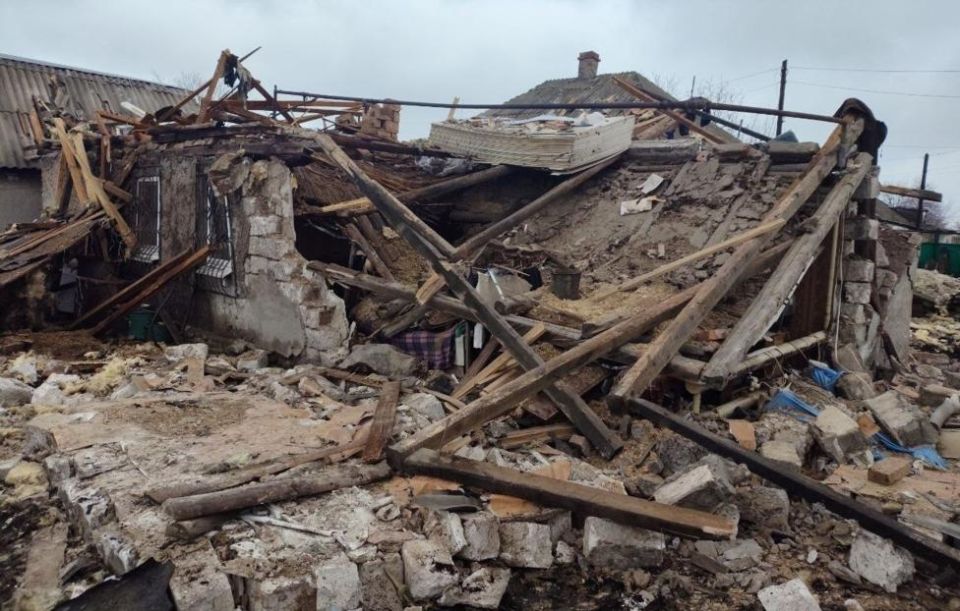 В Первомайском районе ЛНР от удара беспилотника ВСУ пострадали два человека