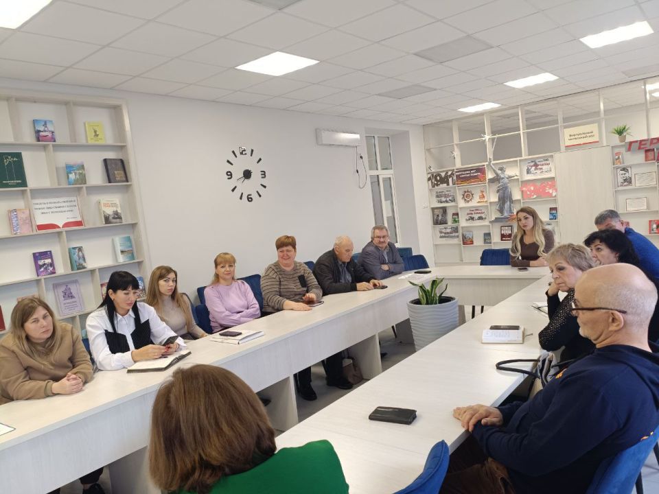 Сегодня в центральной библиотеке им. Г. Сковороды состоялась очная сессия по вопросам некоммерческой деятельности НКО