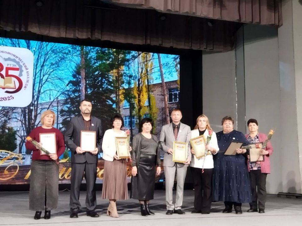  :    .         85-  - 