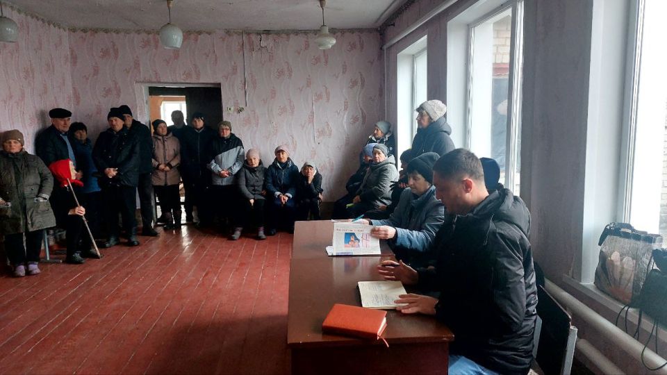 Вячеслав Третьяков: Мой помощник, Владимир Запорожец, провел выездной прием граждан в селе Житловка Кременского муниципального округа