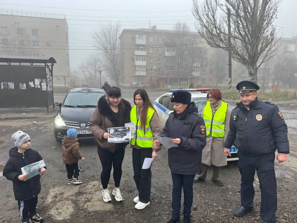 Сотрудники ОГИБДД ОМВД России «Свердловский» совместно с «Родительским патрулем»