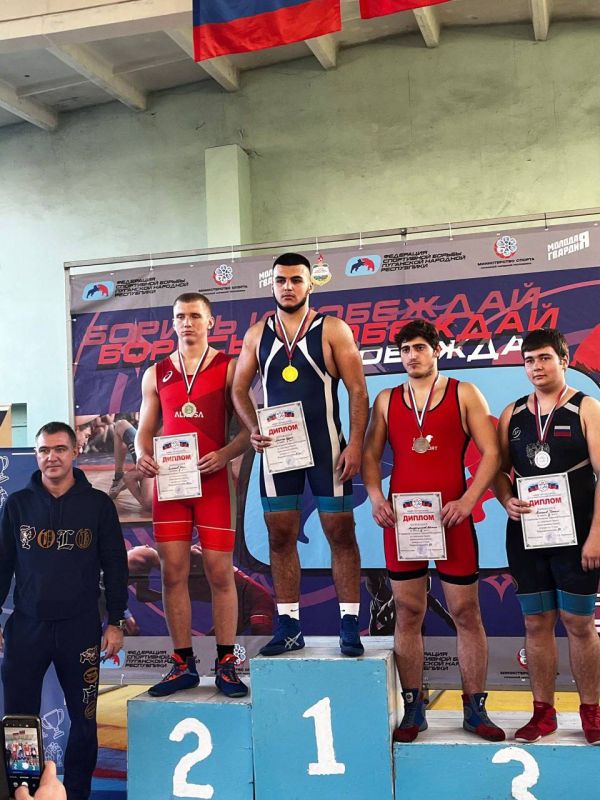 Владимир Чернев: Поздравляю спортсменов МБУ ДО «Старобельская ДЮСШ» с результатами на Первенстве ЛНР по греко-римской борьбе