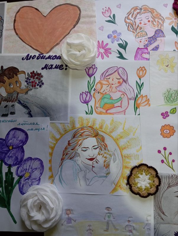 День матери - прекрасная возможность ещё раз сказать спасибо за тепло и нежность, которыми мамы наполняют нашу жизнь