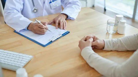 В Кременскую ЦРМБ ЛНР прибыли высококвалифицированные специалисты для оказания медицинской помощи жителям Кременской территории