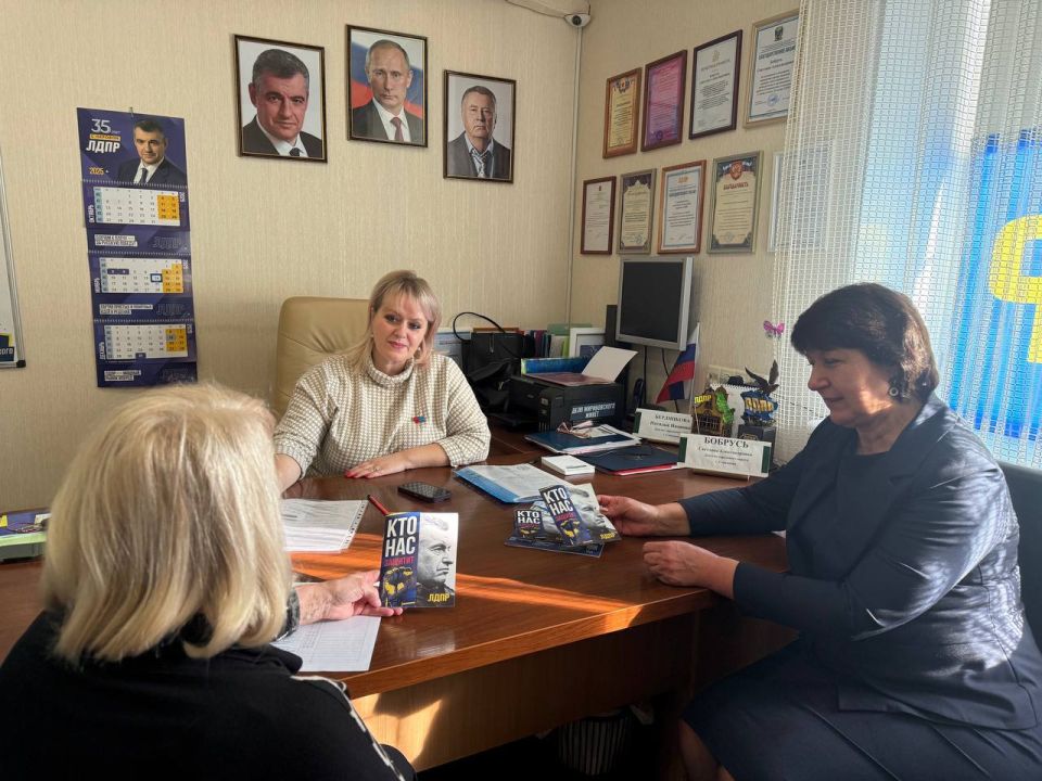 Личный прием депутатов Совета городского округа Стаханов: важные вопросы и инициативы