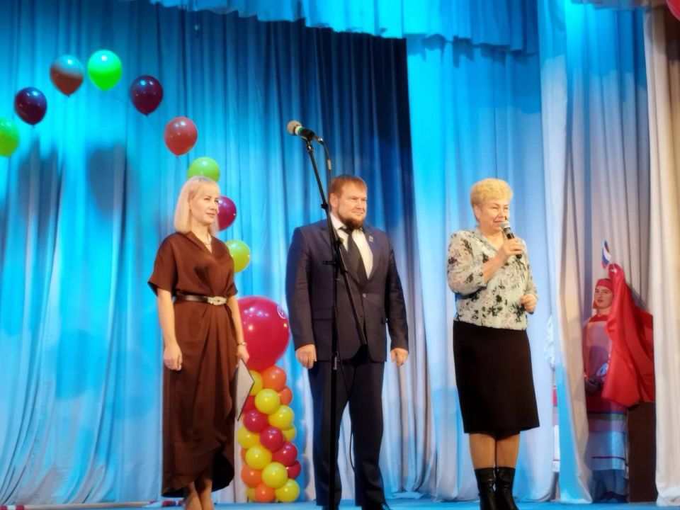 Инна Швенк: В Луганске прошел Фестиваль инклюзивного творчества «Осенняя мелодия»