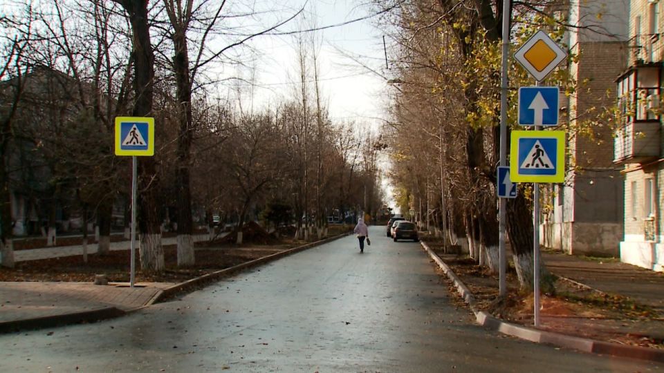 Сегодня в центре Молодогвардейска тюменские строители достраивают участок дороги