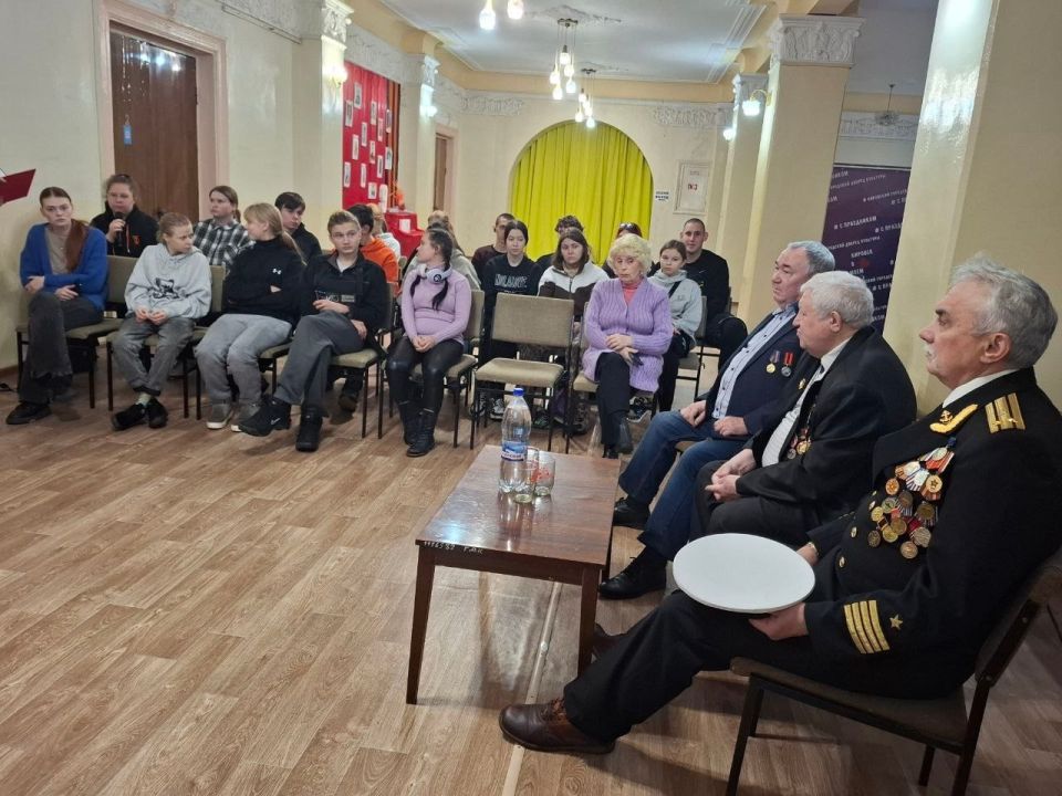 На территории Луганской Народной Республики с 2023 года реализуется Всероссийский проект «Диалоги с Героями» как часть Всероссийской программы комплексного развития молодежной политики в регионах «Регион для молодых»...