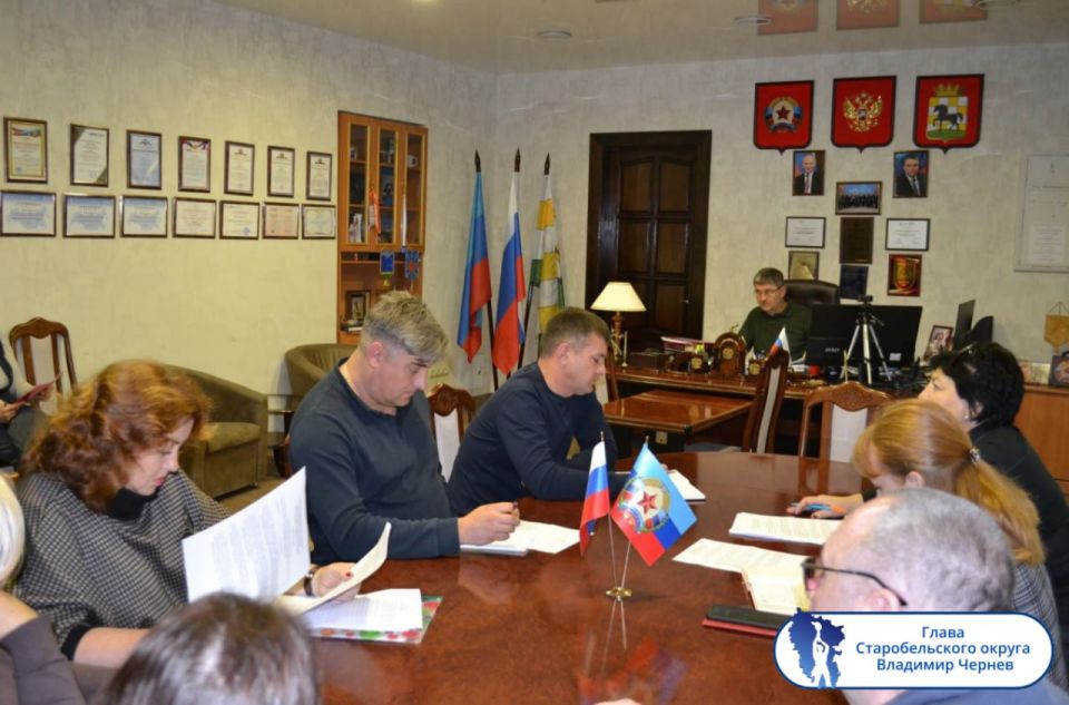 Подборка о ГЛАВном. Глава Станично-Луганского округа - Альберт Зинченко