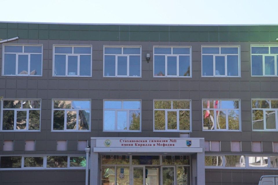 Благодаря поддержке Омской области Стахановская гимназия превращается в современное учебное пространство