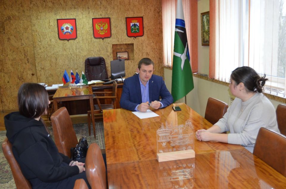 Евгений Морозов: Продолжается постоянная и системная работа с семьями, потерявшими близких в зоне специальной военной операции