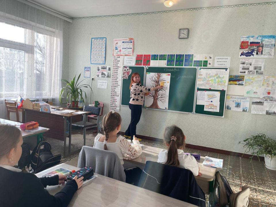 В Фабриченской средней школе провели акцию «Дерево добрых дел»