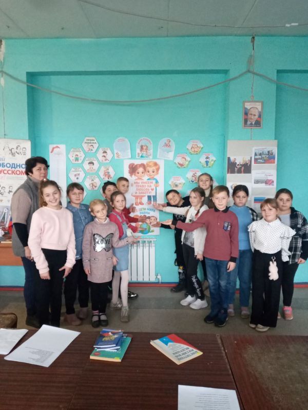 Вячеслав Третьяков: В Новоастраханском СДК Кременского МО состоялся познавательный тематический час "Твои права на счастливое детство", посвящённый защите прав детей