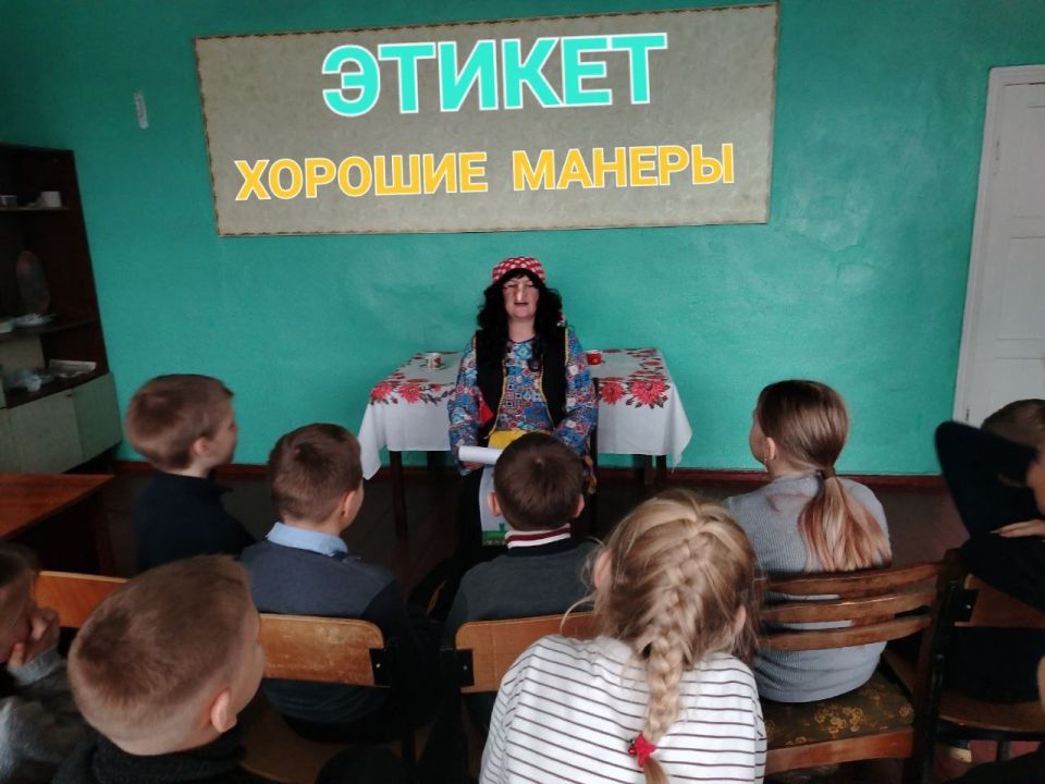 В филиале «Клуб пгт Вергулевка» прошла познавательно-игровая программа для детей «Этикет или просто хорошие манеры»