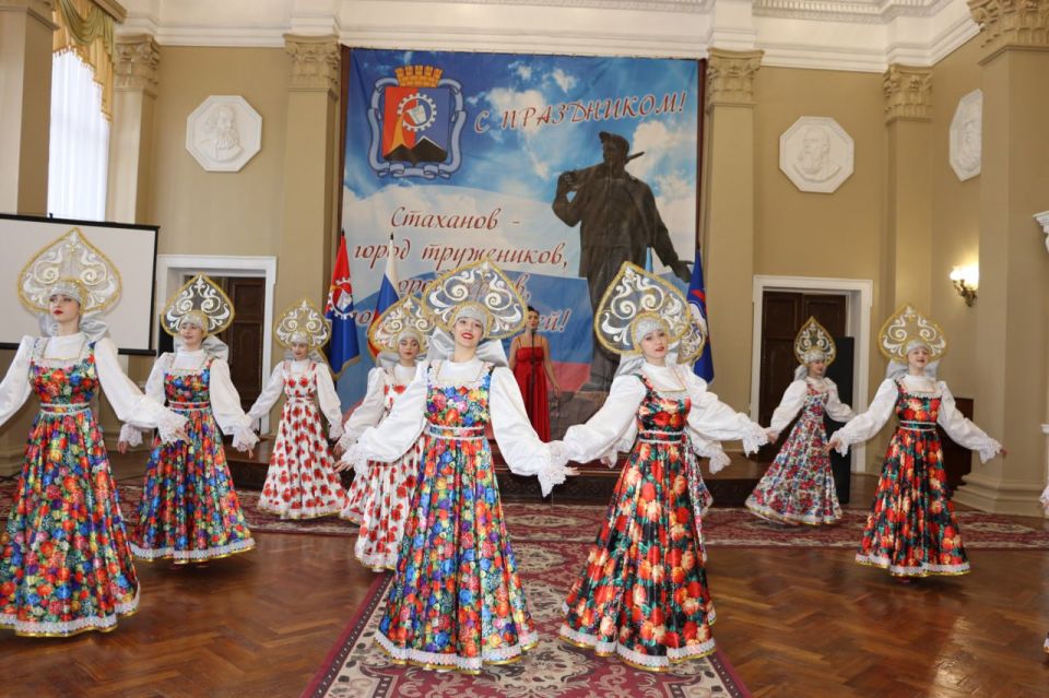 Наталия Жулинская: Налоговая служба отмечает профессиональный праздник