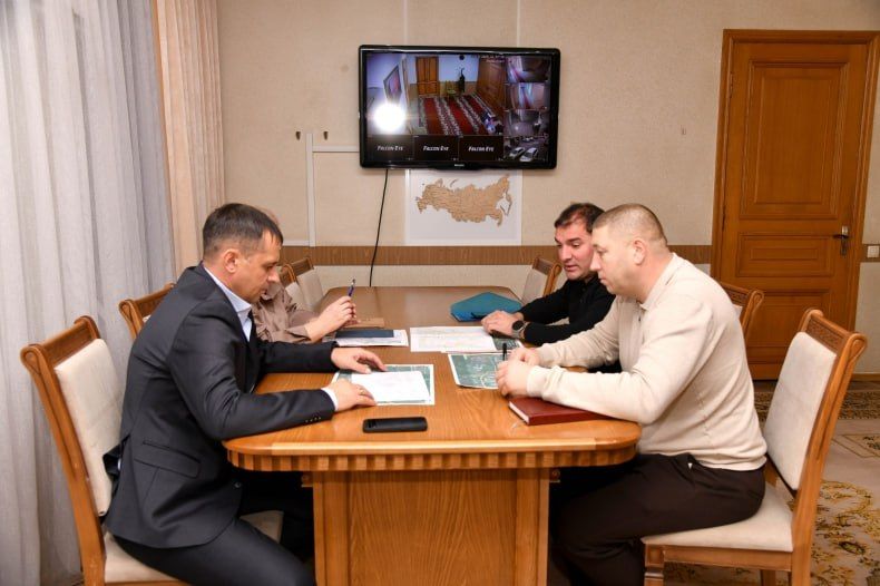 В Администрации Свердловского округа обсудили будущее двух путепроводов на ул. Лутугина