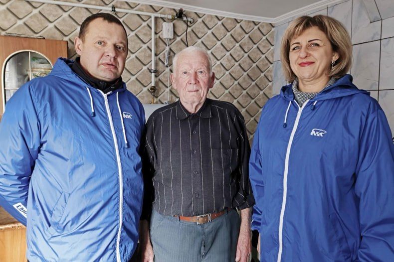 В Червонопартизанске поздравили юбиляра с 90-летием
