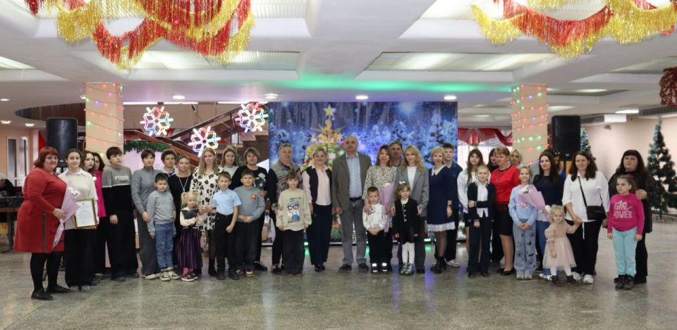 Поздравления – женщинам-металлургам