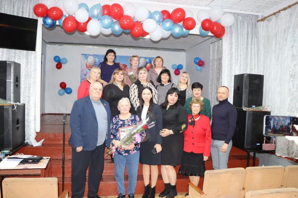  :       3        -      -      