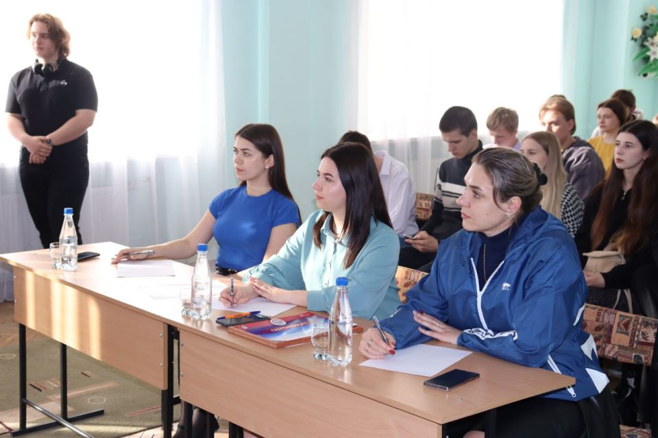 В Стаханове прошел Дебатный турнир среди студентов