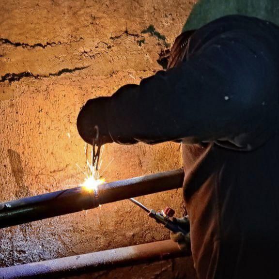 В ноябре Ровеньковский филиал единой управляющей компании заменил около 190 м труб централизованного отопления