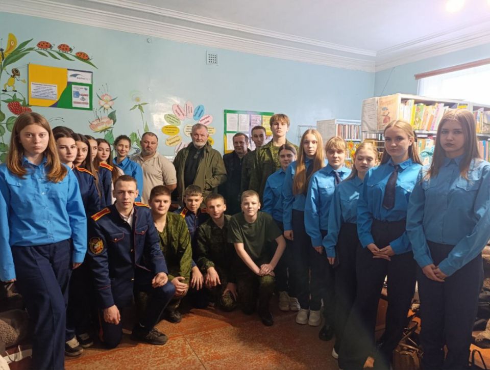 В библиотеке пгт. Ясеновский прошла встреча, посвященная героям нашего времени