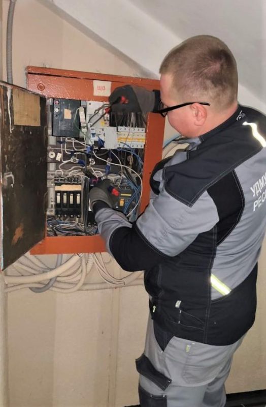 Электрики Удмуртии обеспечили безопасность электроснабжения в административном здании г. Лутугино