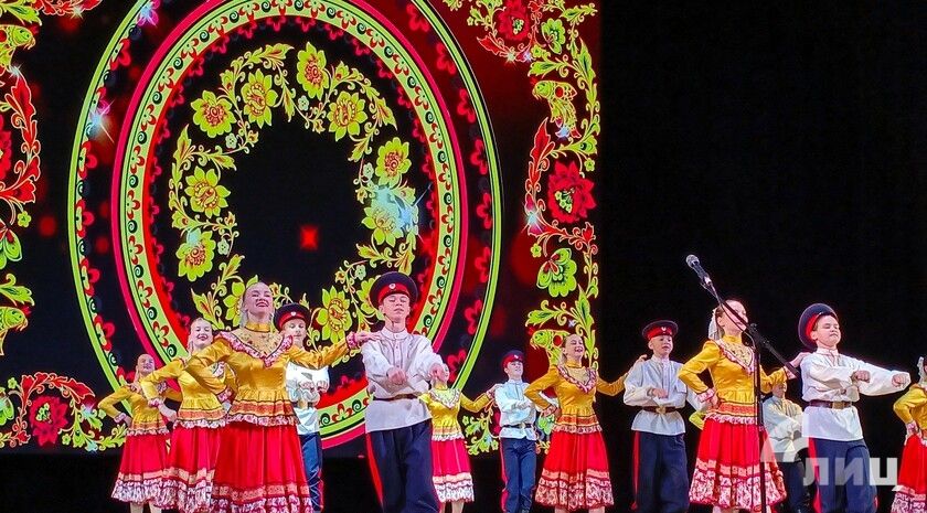 Торжественное мероприятие ко Дню Матери прошло в Луганске