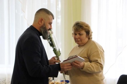 В ЛНР матерям защитников Родины вручили медали