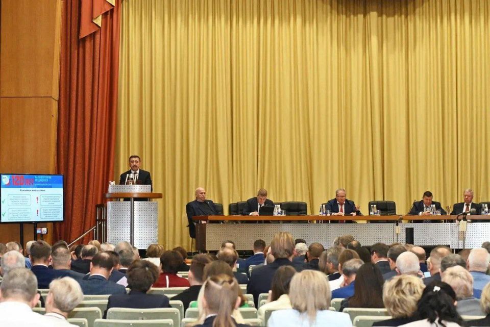Константин Бутримов: РОСПРОФПРОМ отмечен благодарностью ФНПР на заседании Генсовета