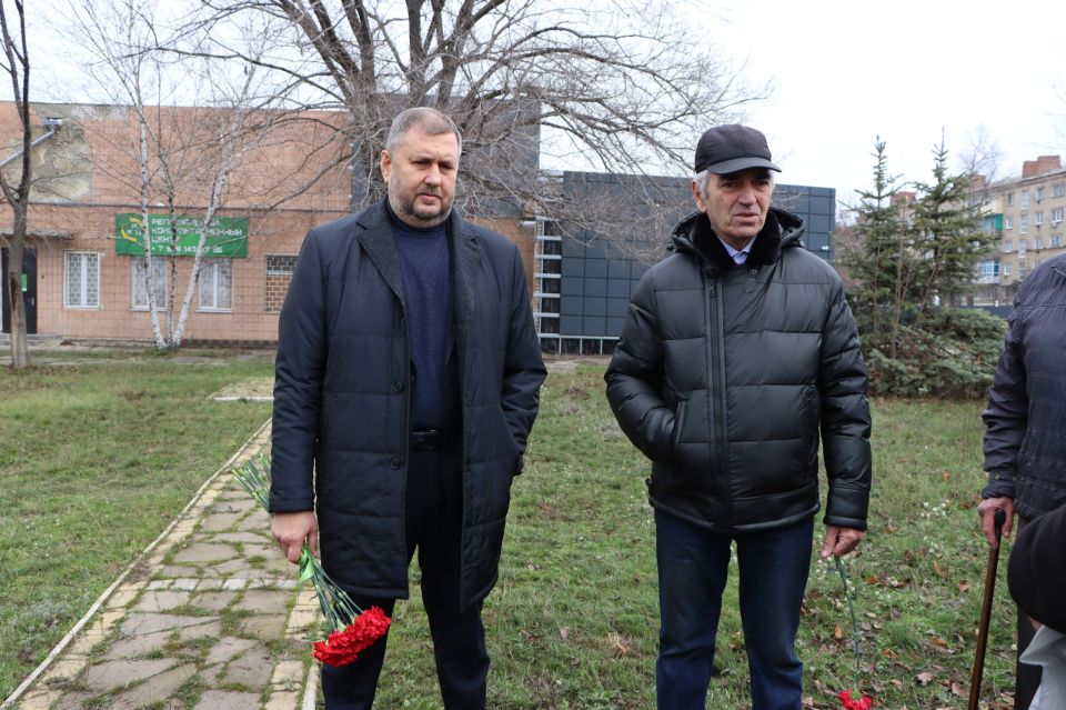 Евгений Бондарь: В Лутугино почтили участников ликвидации аварии на Чернобыльской АЭС