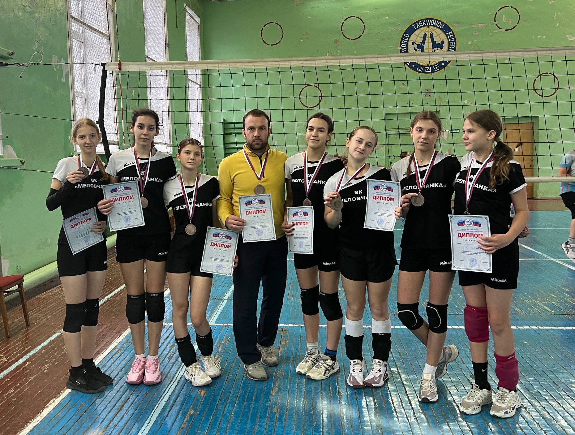 На прошлой неделе в г. Луганск состоялся республиканский турнир по волейболу среди девушек 2010-2011г.р